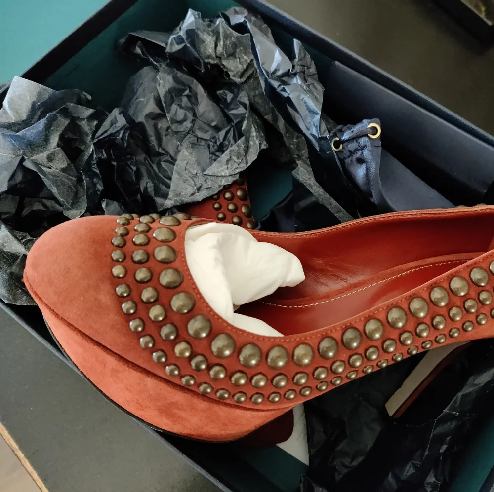 NIB‎ Sergio Rossi suede metal embellished heels
